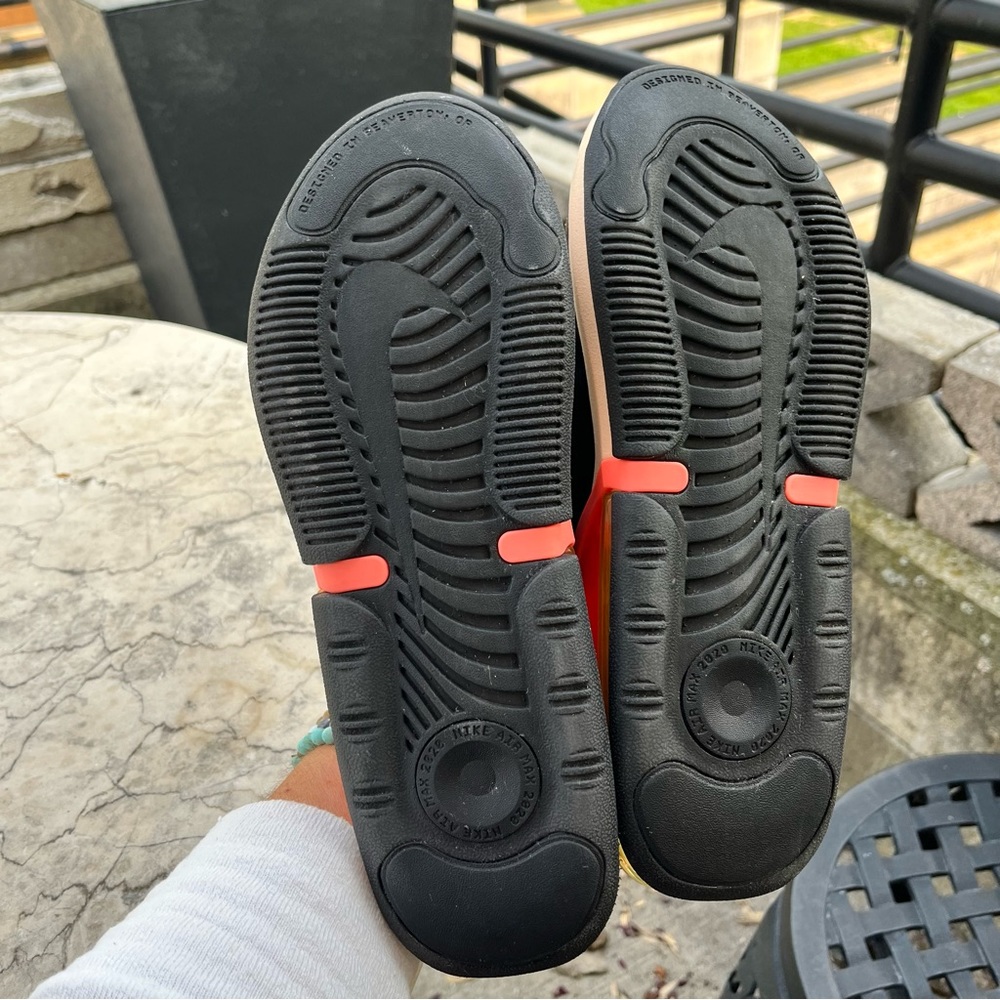Nike Air Max Up 'Black Atomic Pink' Sneakers - Picture 12 of 12